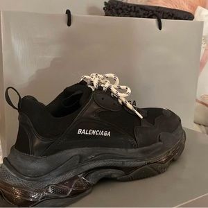 Balenciagas triple s